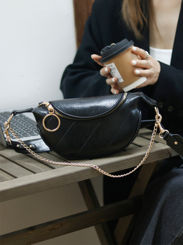 Crossbody torba od PU materijala, gradski stil, oblik školjke, zatvaranje na zip
