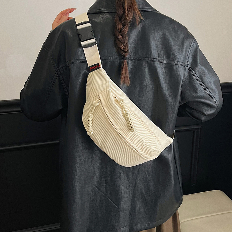 Ženska platnena crossbody torba - Zima 2025, zatvarač, džep za telefon, trodimenzionalni dizajn