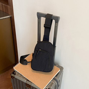 Crossbody torba za mobitel, najlon, mekana, zatvarač, unutarnji džep za mobitel, proljeće 2025