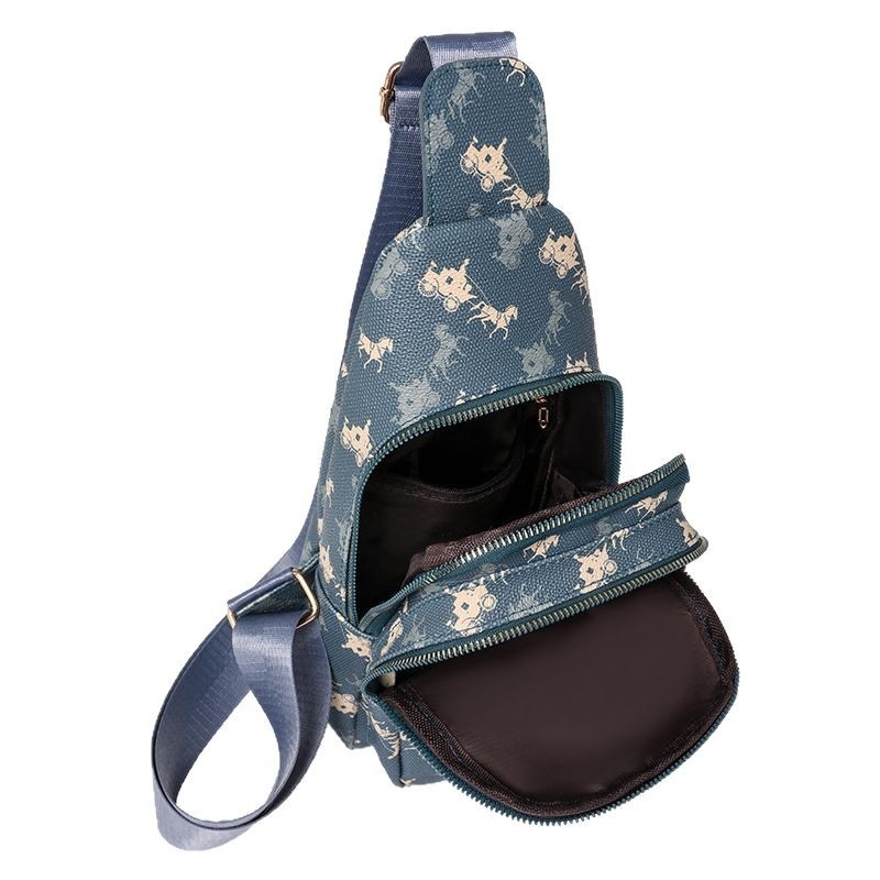 Ženska crossbody torba – PU materijal; poliester podstava; zatvarač; unutarnja ID pretinac; trodimenzionalni vanjski dizajn