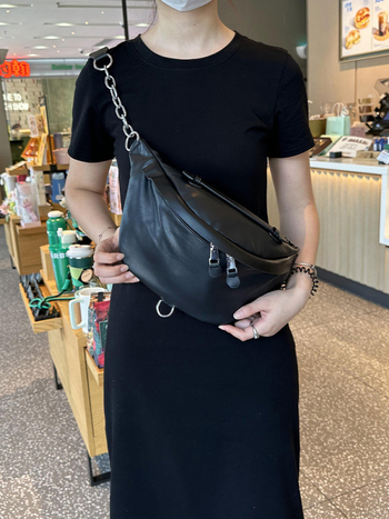 Ženska street-style crossbody torbica od PU kože, zatvaranje zipom, mekana tekstura, unutarnja džep s zipom, dodatni pretinac