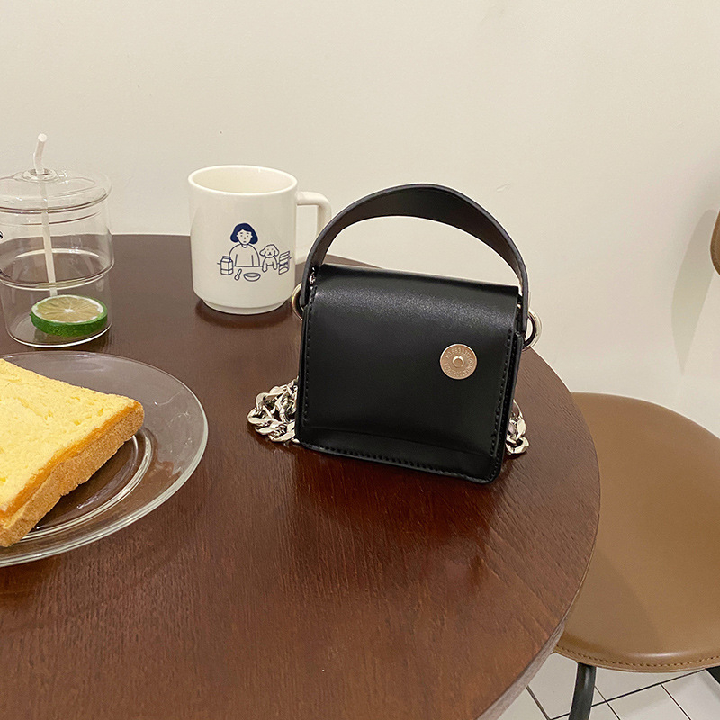 Koreanska mini crna torbica s debelim lancem, mala kvadratna torbica za žene, crossbody, za ruž i novčanik