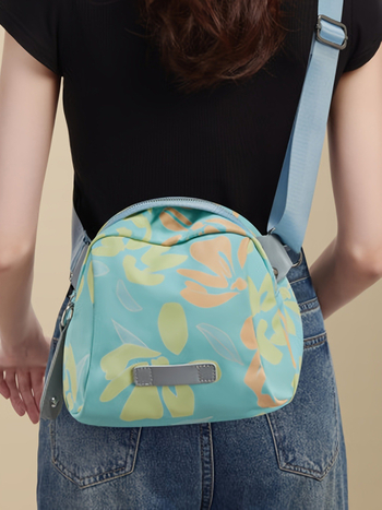 Ležerna nylon crossbody torba s zatvaračem, džep za telefon, mekana konstrukcija, poliester podstava