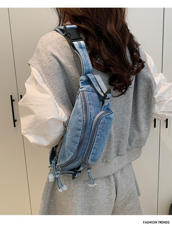 Denim crossbody torba u street stilu, Dumpling stil, vertikalni kvadratni oblik, zatvarač
