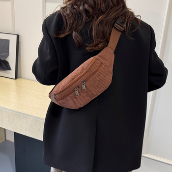Crossbody torba Corduroy, gradska jednostavnost, Saddle bag stil, Dumpling oblik, zatvaranje zipom