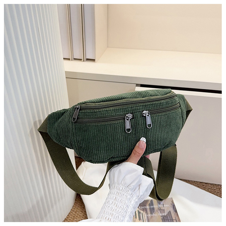 Crossbody torba Corduroy, gradska jednostavnost, Saddle bag stil, Dumpling oblik, zatvaranje zipom