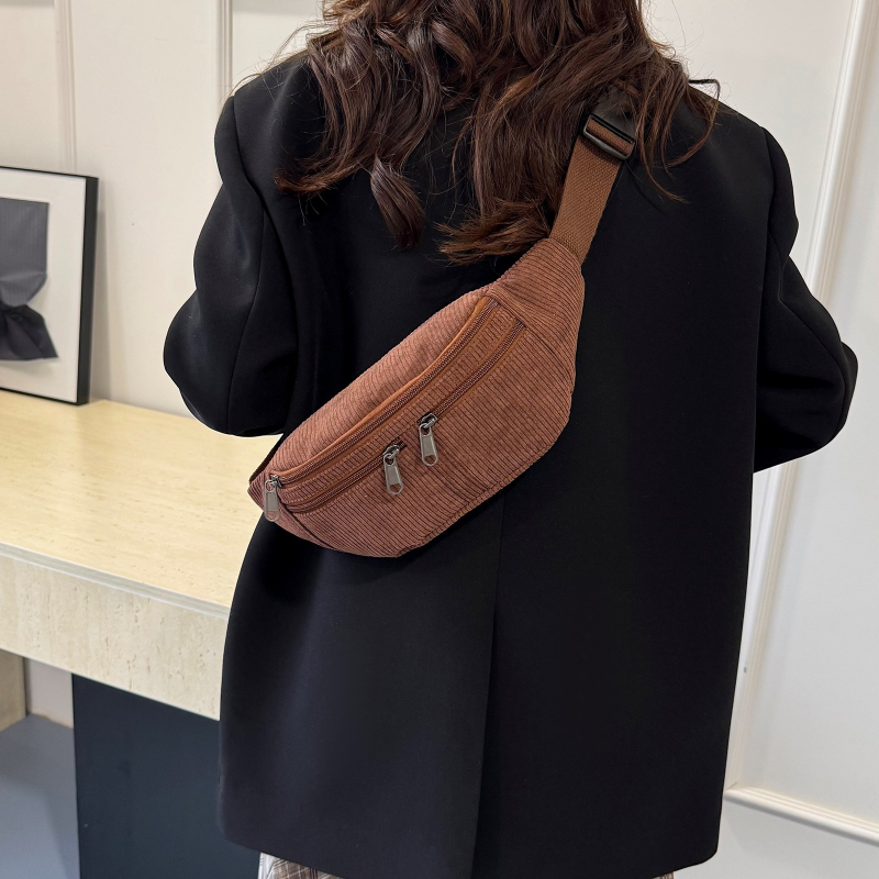 Crossbody torba Corduroy, gradska jednostavnost, Saddle bag stil, Dumpling oblik, zatvaranje zipom