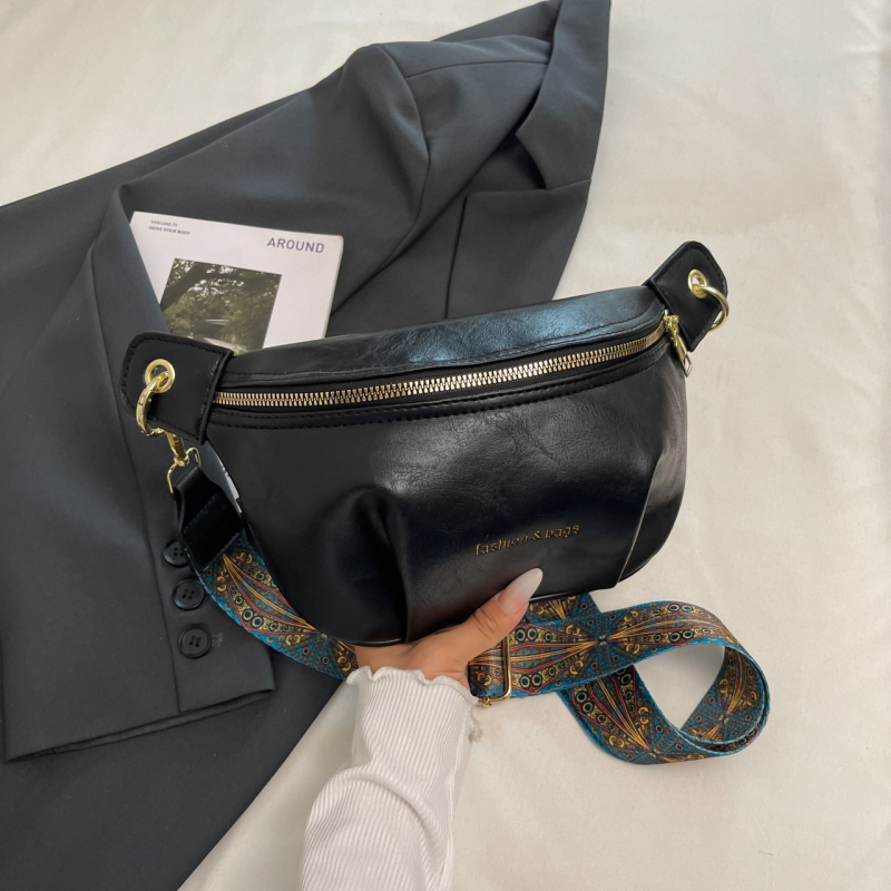 Geantă PU unisex în stil saddle bag, cu fermoar, lansare toamnă 2025