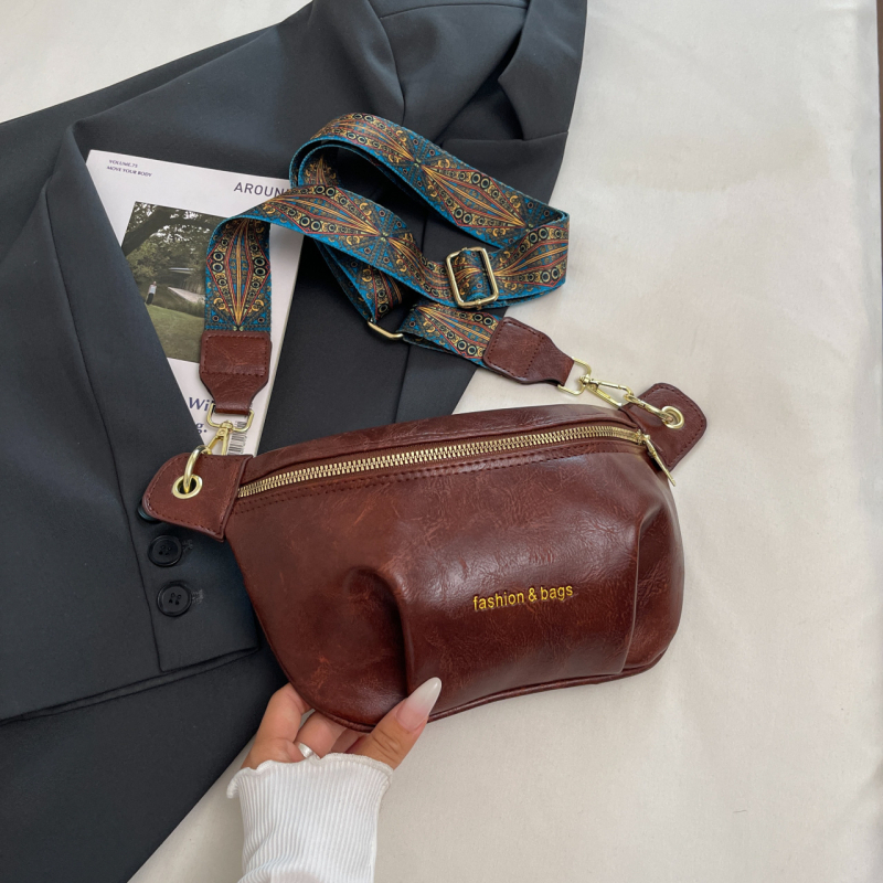 Geantă PU unisex în stil saddle bag, cu fermoar, lansare toamnă 2025