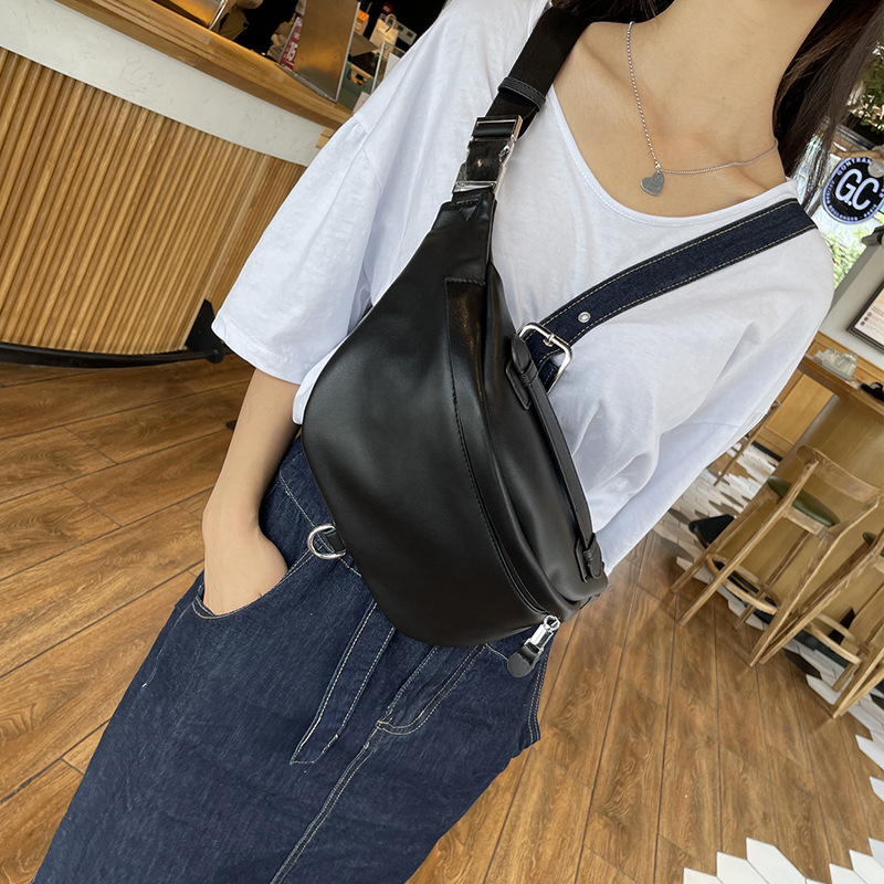 Ženska crossbody torba, ulični stil, PU koža, proljeće 2025, zatvaranje na zip, unutarnji džepovi: džep sa zipom, džep za telefon, džep za identifikacijsku karticu, trodimenzionalni dizajn