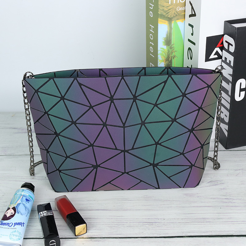 PU Messenger torba, bucket stil, crossbody, zatvaranje na zip, unutarnji džep s zipom i džep za telefon, jednoručna naramenica