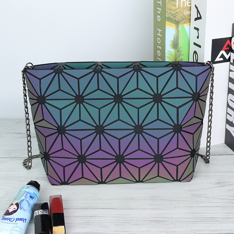 PU Messenger torba, bucket stil, crossbody, zatvaranje na zip, unutarnji džep s zipom i džep za telefon, jednoručna naramenica
