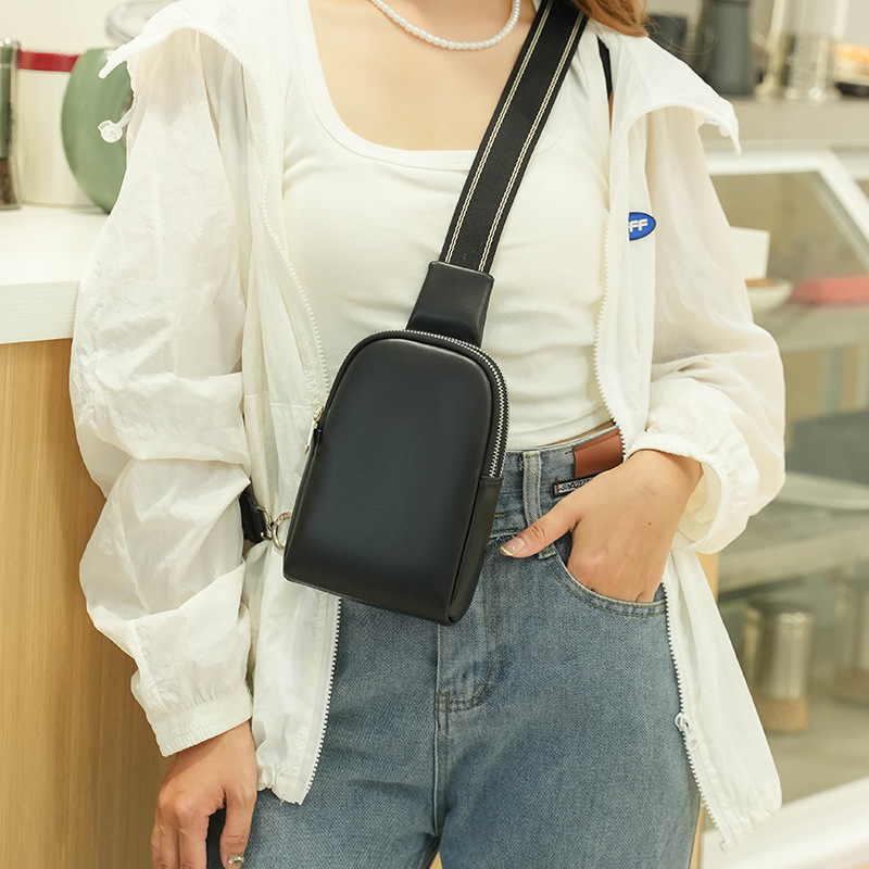 Unisex crossbody torba, ulični stil, PU koža, zatvarač, podstava od poliestera i pamuka, džep za telefon