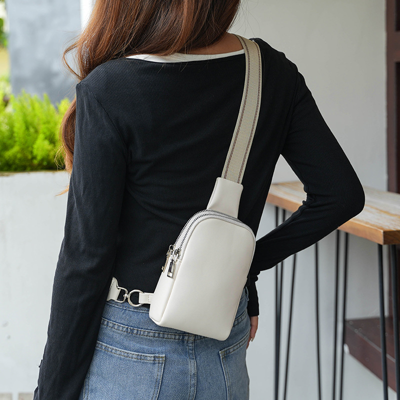 Unisex crossbody torba, ulični stil, PU koža, zatvarač, podstava od poliestera i pamuka, džep za telefon