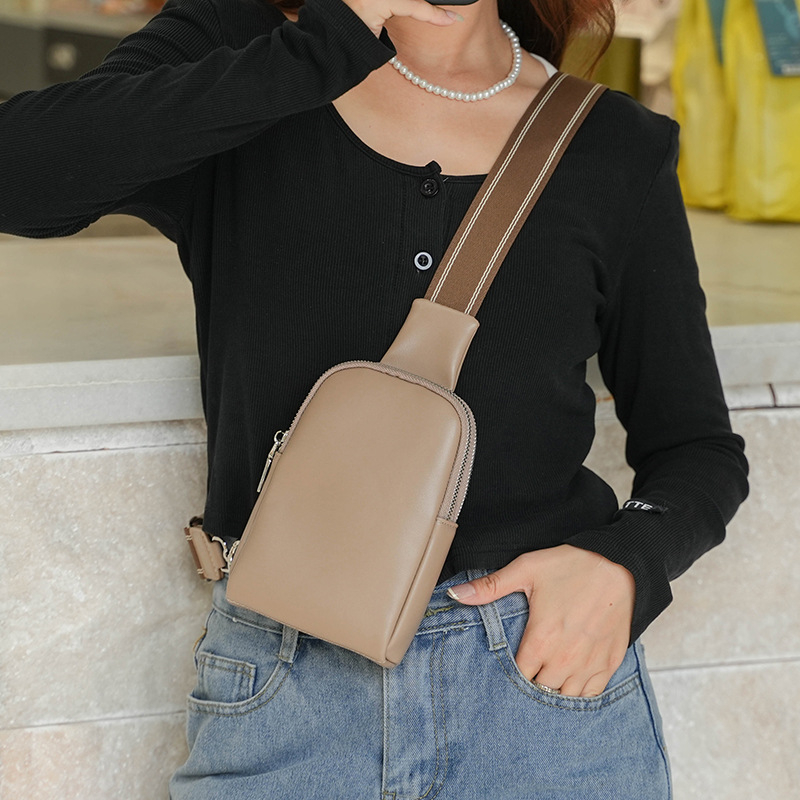 Unisex crossbody torba, ulični stil, PU koža, zatvarač, podstava od poliestera i pamuka, džep za telefon