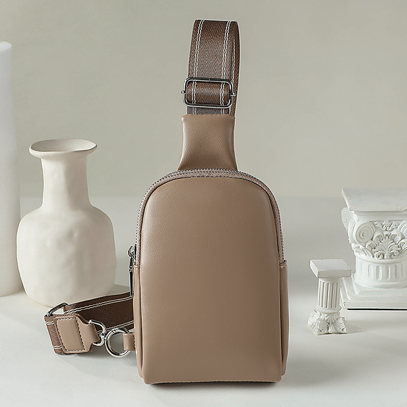 Unisex crossbody torba, ulični stil, PU koža, zatvarač, podstava od poliestera i pamuka, džep za telefon