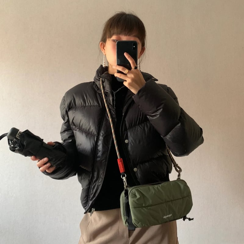 Topologie Bottle ženska crossbody torba – najlon, cyber funkcija, horizontalni kvadratni oblik, zatvarač, s unutarnjim slojem