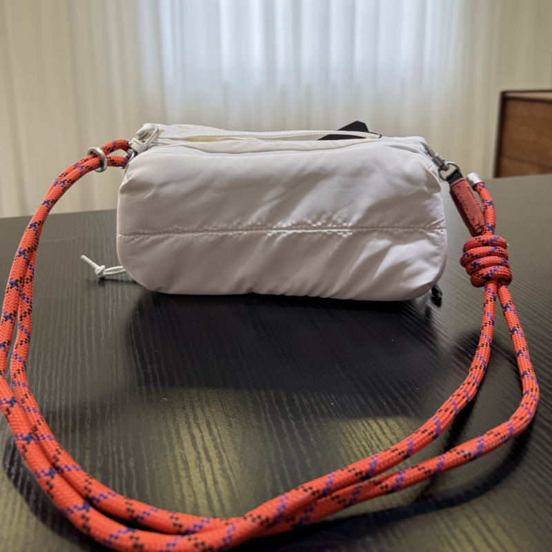 Topologie Bottle ženska crossbody torba – najlon, cyber funkcija, horizontalni kvadratni oblik, zatvarač, s unutarnjim slojem