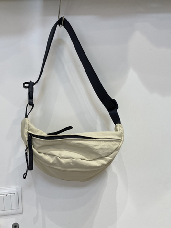 Dumpling torba, gradski stil, crossbody torba od najlona, zatvarač, trodimenzionalni dizajn