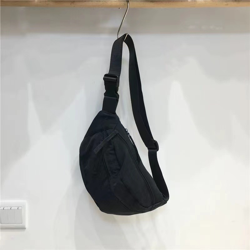 Dumpling torba, gradski stil, crossbody torba od najlona, zatvarač, trodimenzionalni dizajn