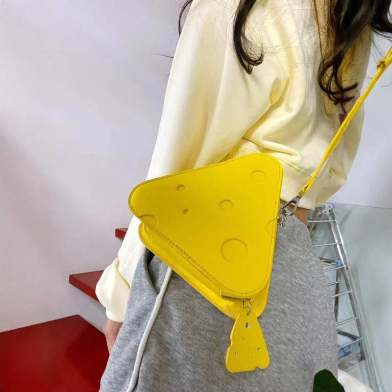 Crossbody torbica od PU, trokutasti oblik, zatvarač, trodimenzionalni izgled, bez podstave, proljeće 2024, gradski jednostavan stil