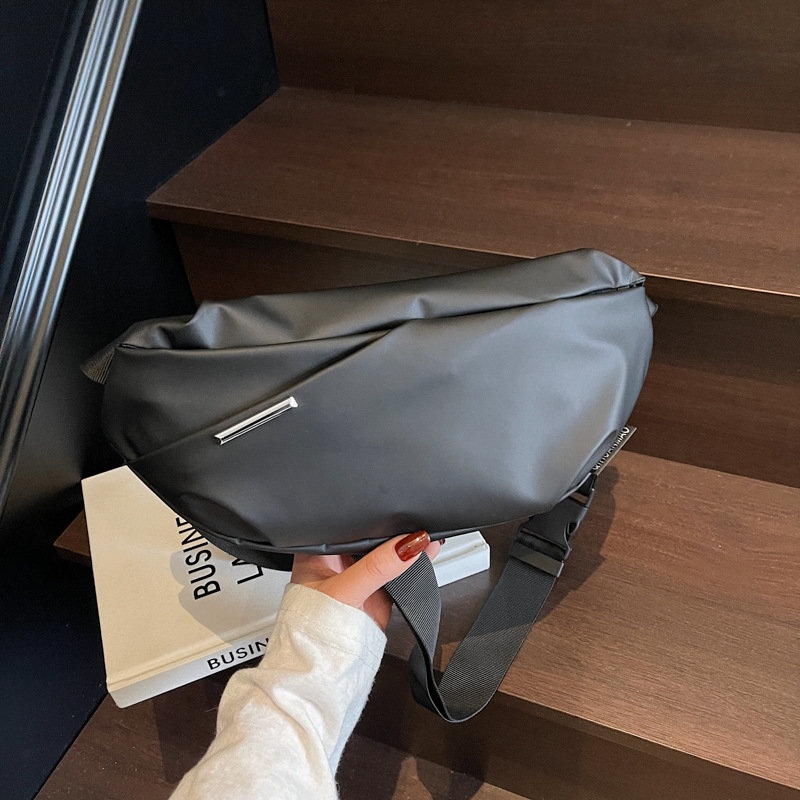 Najlon Dumpling-Style crossbody torba, horizontalni kvadratni oblik, zatvaranje zipom, poliester podstava, jednosrameni remen