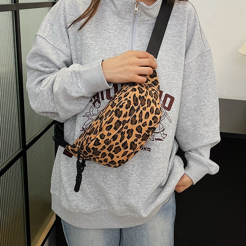 Ženska torbica za pojas s leopard uzorom, gradski jednostavan stil, materijal tkanina, zatvarač, pretinac za mobitel, poliester podstava, NORTH NANSEN, jesen 2024