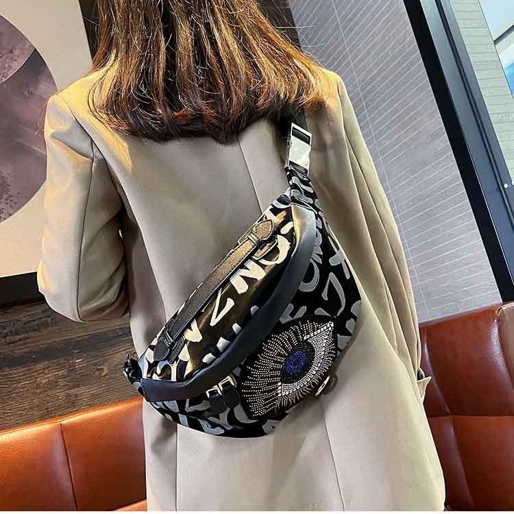 Ženska chest bag u korejskom stilu s rhinestones, platnena konstrukcija, zatvarač, mekana tekstura, svakodnevna upotreba