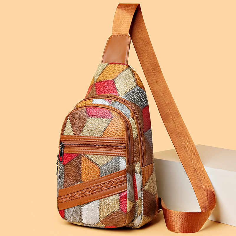 Crossbody torba od PU, urbanog stila, vertikalno četvrtasti oblik, zatvaranje na zip, unutarnja džep s zipom