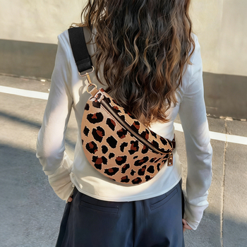 Ženska crossbody torba, leopard uzorak, korejski stil pleteni, lagana, velika kapaciteta, poliester, zatvaranje na zip, unutarnja džep s zipom