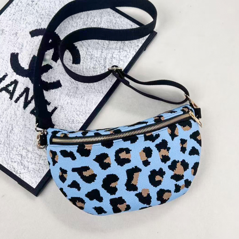 Ženska crossbody torba, leopard uzorak, korejski stil pleteni, lagana, velika kapaciteta, poliester, zatvaranje na zip, unutarnja džep s zipom