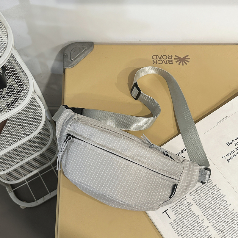 Lagana najlonska torba za prsa s remenom – pretinac za telefon, crossbody stil, svakodnevna upotreba, Zima 2025