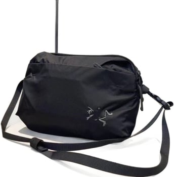 Crossbody torba za slobodno vrijeme — najlon, zatvarač, unutarnji džep, proljeće 2025