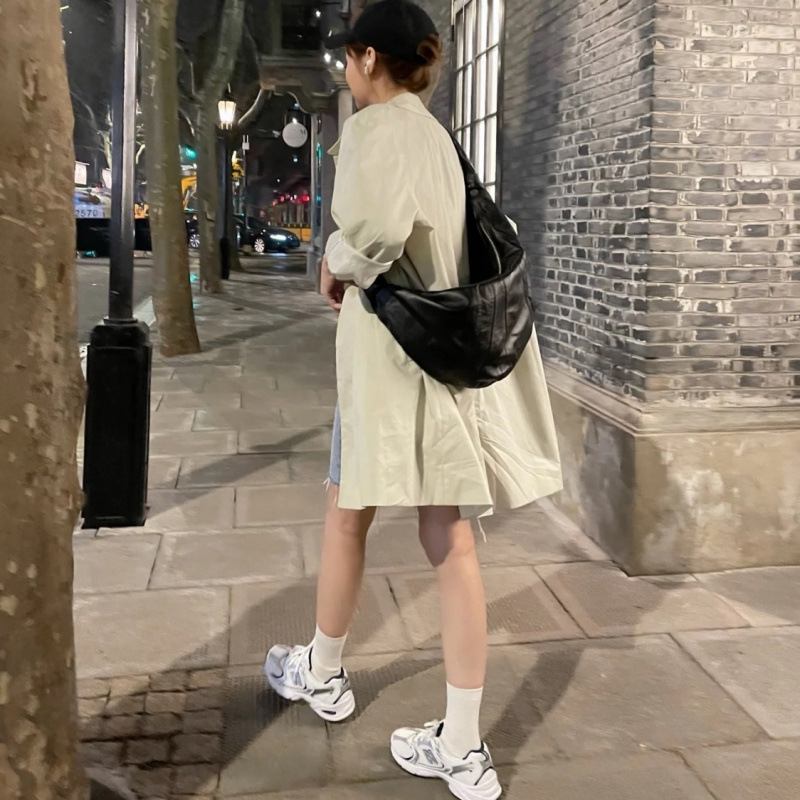 Croissant torbica od kozje kože, crossbody, Dumpling Bun dizajn, zatvarač