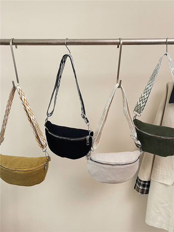 Crossbody torba od Corduroy materijala, školjkasti oblik, zatvarač i skriveni džep, podstava od poliestera