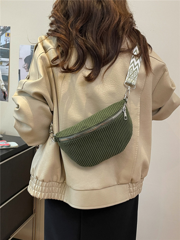 Crossbody torba od Corduroy materijala, školjkasti oblik, zatvarač i skriveni džep, podstava od poliestera