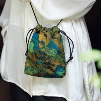 Geantă din mătase, închidere cu șnur (Formă verticală pătrată, buzunar intern pentru telefon, căptușeală din poliester, curea simplă)