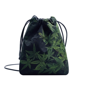 Geantă din mătase, închidere cu șnur (Formă verticală pătrată, buzunar intern pentru telefon, căptușeală din poliester, curea simplă)