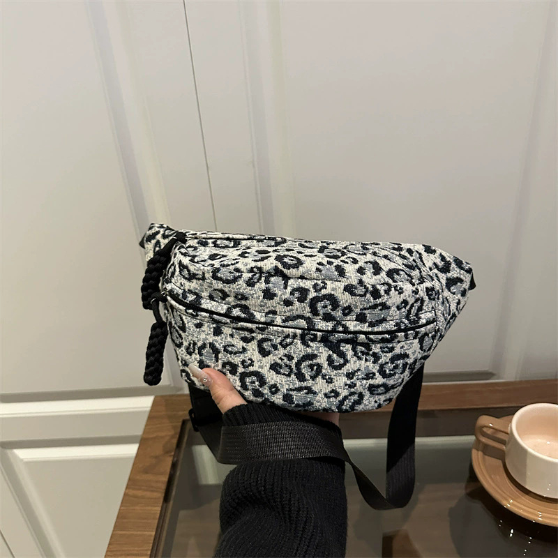 Ženska leopard print crossbody torba – gradski stil jednostavnosti (Materijal: najlon; Otvaranje: zip; Džep za telefon; Unutarnji džep)
