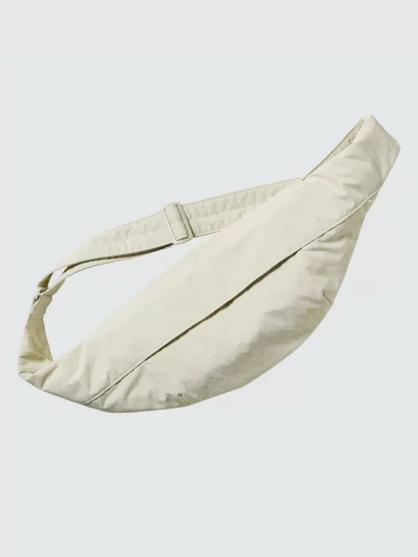 Najlon torba preko tijela s unutarnjim patch džepom, otvor na zatvarač, podstava od tkanine, pretinac sa sandvič zatvaračem, jedan ramenski remen, unisex stil