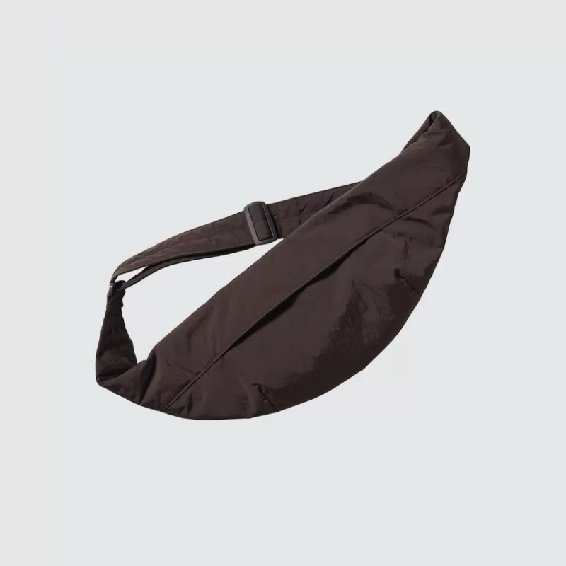 Najlon torba preko tijela s unutarnjim patch džepom, otvor na zatvarač, podstava od tkanine, pretinac sa sandvič zatvaračem, jedan ramenski remen, unisex stil