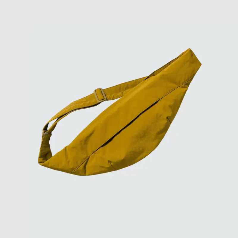 Najlon torba preko tijela s unutarnjim patch džepom, otvor na zatvarač, podstava od tkanine, pretinac sa sandvič zatvaračem, jedan ramenski remen, unisex stil