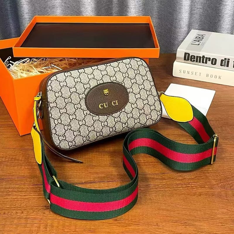 PVC fényképezőgép táska cipzárral, nylon béléssel, belső zsebek telefonhoz, azonosítóhoz és kamerához, köztes réteg