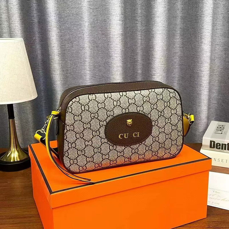 PVC fényképezőgép táska cipzárral, nylon béléssel, belső zsebek telefonhoz, azonosítóhoz és kamerához, köztes réteg