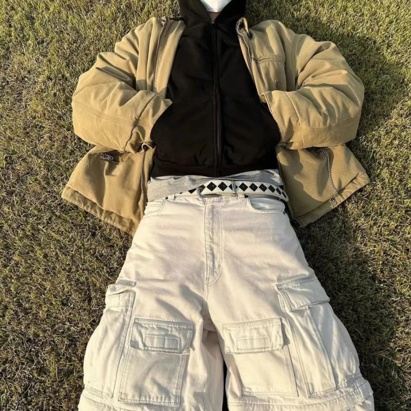 Valódi bőrből készült öv sakktáblás mintával, ötvözet csattal, zárócsat: tűs csatt, gyártási technológia: összeillesztés, stílus: személyes tendencia