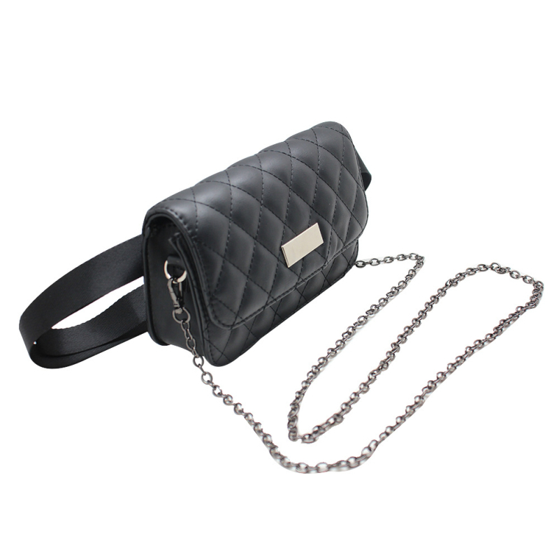 Kožna quilted crossbody torba s lančanim remenom, kapom i magnetskim zatvaranjem