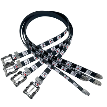 PU bőrből készült öv, ötvözet csattal, tűcsatt, keskeny szélesség <2 cm, kockás minta