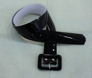 Műbőr öv, négyszögletes csattal, PU csattal, japán kapcsos zár, mindenhez illeszkedő stílus, felnőtteknek, egész éves viselet.