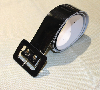 Műbőr öv, négyszögletes csattal, PU csattal, japán kapcsos zár, mindenhez illeszkedő stílus, felnőtteknek, egész éves viselet.