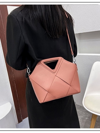 Crossbody torbica od PU kože, pleteni uzorak, vertikalni četvrtasti oblik, magnetsko zatvaranje, džep za telefon